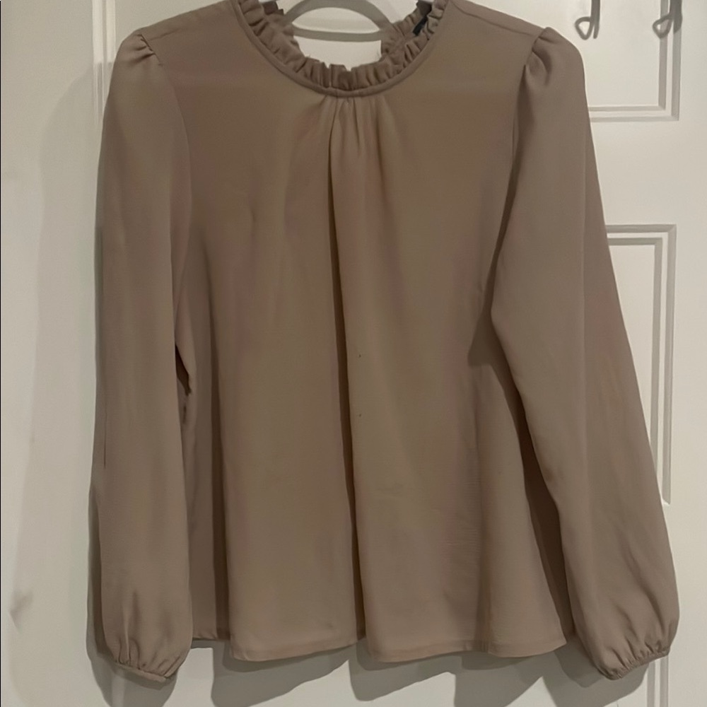 3/$20 Boohoo Brown Ruffled Long Sleeve Blouse - Picture 1 of 6